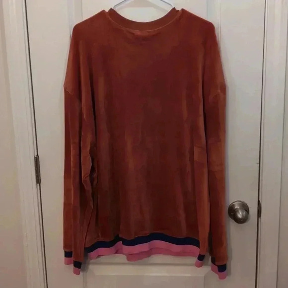 Ascot and Hart Fleece Women's Crewneck - Picture 2 of 8